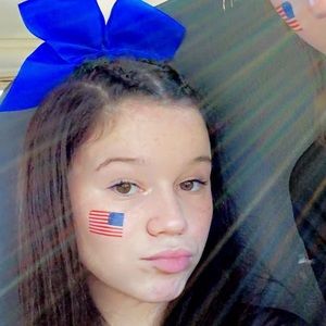 Meet your Posher, Abbie